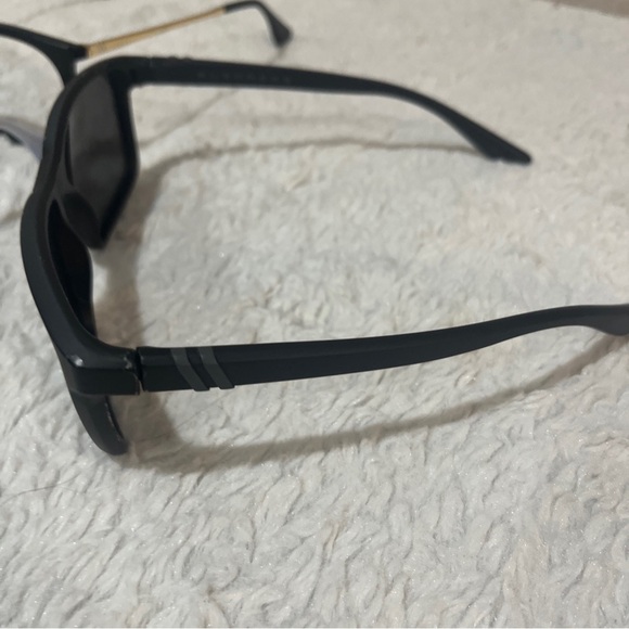 Blenders Sunglasses 1 And 2 Frames Different Styles - Picture 4 of 10